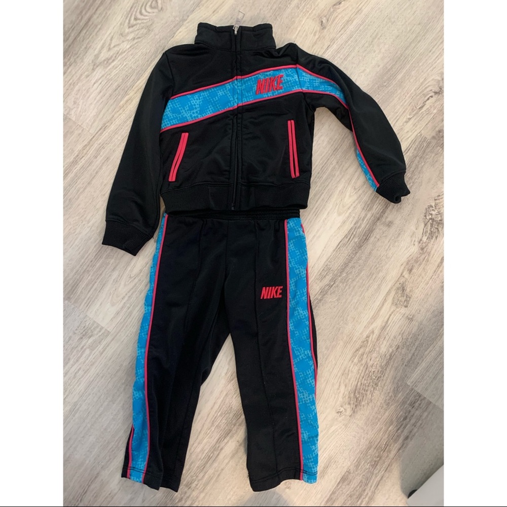 Nike track outfit